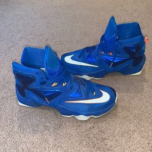 LeBron 13 Basketball Shoes